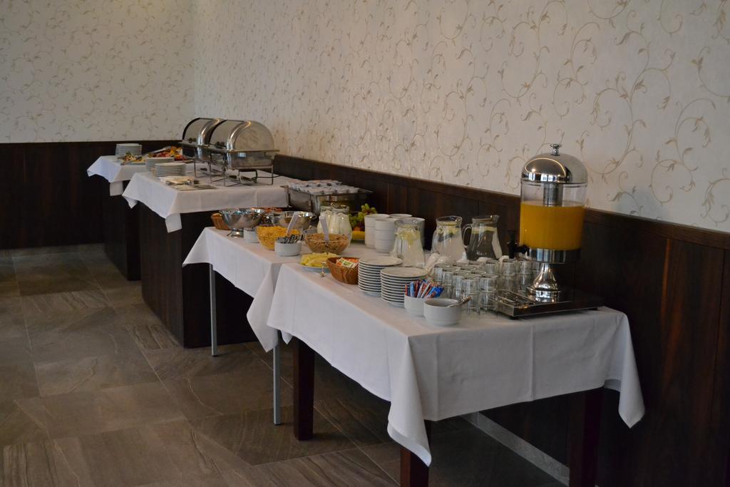 Hotel Sonata Hradec nad Moravici Buitenkant foto