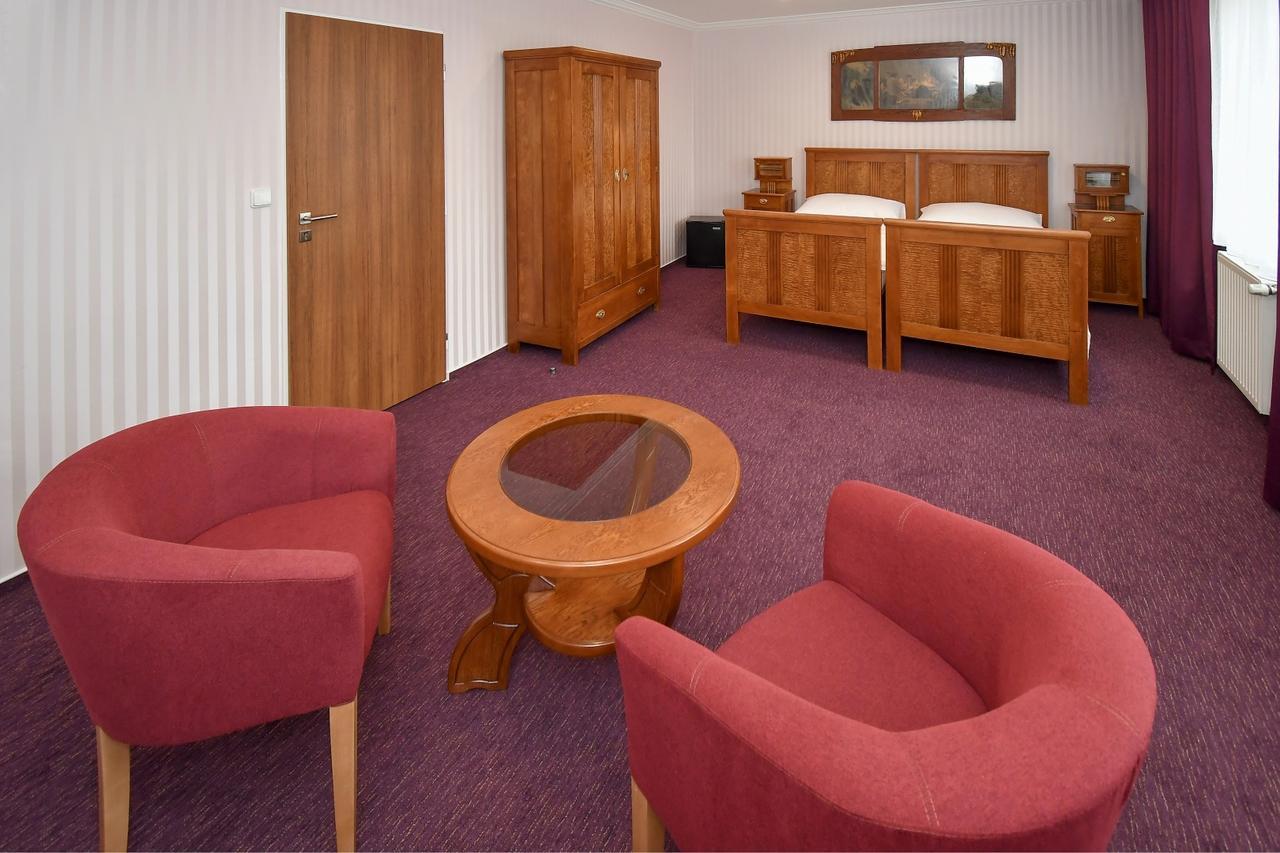 Hotel Sonata Hradec nad Moravici Buitenkant foto